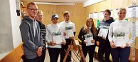 017 2022-11-06-Abschluss-Fahrkurs    © Daniela und Christian Bittner u.a.    Alle Inhalte auf diesen Webseiten sind urheberrechtlich geschützt. Kein Teil der hier abrufbaren Inhalte darf ohne ausdrückliche schriftliche Erlaubnis des Fotografen reproduziert, gedruckt, übersetzt, in digitaler Form weiterbearbeitet, in Archive übernommen oder Dritten unter einer fremden URL zugänglich gemacht werden.   Fotografen: AE .. A. Esdar, AH .. A. Helmle, CB .. Chr. Bittner, DB .. D. Bittner, LB .. L. Bittner, BB .. B. Boschatzke,   HZ .. H. Ziegelbauer, IM .. I. Maierhöfer, KH .. K. Hauber, LE .. L. Esdar, ME .. M. Esdar, MEr .. M. Erhard,   RM .. R. Maierhöfer, SD .. S. Demchuk, TS .. T. Spaag-Wagner, UL .. U. Ladenburger, JW .. J. Wecker, EB .. E. Boschatzke,   JA .. J. Abele, MW .. Maria Walter, MB .. Manuel Bühler, GG .. Georg Gösele, CBa .. Christoph Bayrle, KZW .. Kathrin Zwerger, PG .. Peter Gösele, CME .. Carmen Müller-Epacher, GB .. Gebhard Bühler, AL .. Alisha Ladenburger, SV .. Susanne Habel-Veit.