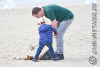 075 B DB 092    © Daniela und Christian Bittner u.a.    Alle Inhalte auf diesen Webseiten sind urheberrechtlich geschützt. Kein Teil der hier abrufbaren Inhalte darf ohne ausdrückliche schriftliche Erlaubnis des Fotografen reproduziert, gedruckt, übersetzt, in digitaler Form weiterbearbeitet, in Archive übernommen oder Dritten unter einer fremden URL zugänglich gemacht werden.   Fotografen: AE .. A. Esdar, AH .. A. Helmle, CB .. Chr. Bittner, DB .. D. Bittner, LB .. L. Bittner, BB .. B. Boschatzke,   HZ .. H. Ziegelbauer, IM .. I. Maierhöfer, KH .. K. Hauber, LE .. L. Esdar, ME .. M. Esdar, MEr .. M. Erhard,   RM .. R. Maierhöfer, SD .. S. Demchuk, TS .. T. Spaag-Wagner, UL .. U. Ladenburger, JW .. J. Wecker, EB .. E. Boschatzke,   JA .. J. Abele, MW .. Maria Walter, MB .. Manuel Bühler, GG .. Georg Gösele, CBa .. Christoph Bayrle, KZW .. Kathrin Zwerger, PG .. Peter Gösele, CME .. Carmen Müller-Epacher, GB .. Gebhard Bühler, AL .. Alisha Ladenburger, SV .. Susanne Habel-Veit, LV .. Lukas Veit.