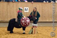 054 A LB 103    © Daniela und Christian Bittner u.a.    Alle Inhalte auf diesen Webseiten sind urheberrechtlich geschützt. Kein Teil der hier abrufbaren Inhalte darf ohne ausdrückliche schriftliche Erlaubnis des Fotografen reproduziert, gedruckt, übersetzt, in digitaler Form weiterbearbeitet, in Archive übernommen oder Dritten unter einer fremden URL zugänglich gemacht werden.   Fotografen: AE .. A. Esdar, AH .. A. Helmle, CB .. Chr. Bittner, DB .. D. Bittner, LB .. L. Bittner, BB .. B. Boschatzke,   HZ .. H. Ziegelbauer, IM .. I. Maierhöfer, KH .. K. Hauber, LE .. L. Esdar, ME .. M. Esdar, MEr .. M. Erhard,   RM .. R. Maierhöfer, SD .. S. Demchuk, TS .. T. Spaag-Wagner, UL .. U. Ladenburger, JW .. J. Wecker, EB .. E. Boschatzke,   JA .. J. Abele, MW .. Maria Walter, MB .. Manuel Bühler, GG .. Georg Gösele, CBa .. Christoph Bayrle, KZW .. Kathrin Zwerger, PG .. Peter Gösele, CME .. Carmen Müller-Epacher, GB .. Gebhard Bühler, AL .. Alisha Ladenburger, SV .. Susanne Habel-Veit, LV .. Lukas Veit.