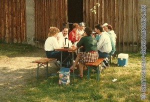 gemütliches Beisammensein am Stall