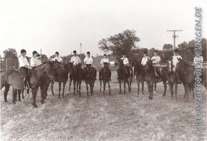 Dies ist ein Foto vom Training der Quadrille anlässlich der Reitplatzeinweihung