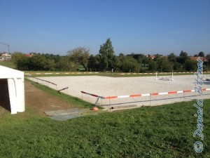 Der Reitplatz ist fertig eingemacht...
