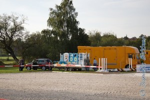 Die Seitenteile der Hindernisse sind auch unten angekommen...