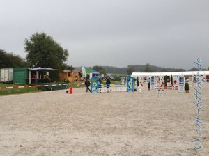 Der Parcoursdienst ist auch im strömenden Regen voll im Einsatz