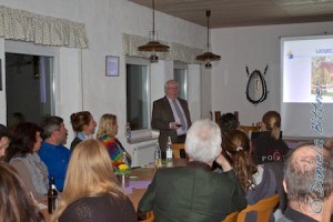 Cord-Friedrich Wassmann im Reiterstübchen bei seinem Vortrag