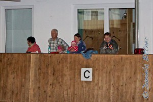 Die ersten Zuschauer sind auch schon da..