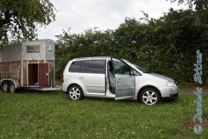 Dies war der erste Termin mit Musik. Inga hat extra ihr Auto am Reitplatz geparkt und ihr Radio aufgedreht...