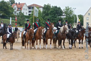 Auf dem Festplatz gab es viele Reden, eine Reitermesse und den Segen für die Pferde....