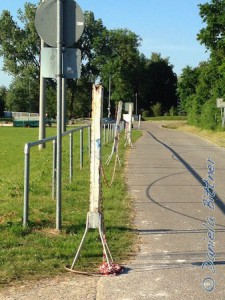 Die ersten Absperrungen für das Turnier sind verteilt...