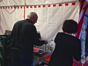 Die Spülmaschine war in Dauereinsatz... Körbe mit Gläser füllen, ab in die Maschine, nächster Korb....