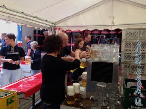 In wechselnden Kombinationen wurde im Accord Bier, Radler und Weizen gezapft....