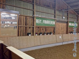 Die Demo aus der Halle ziert nun die hintere Hallenwand...
