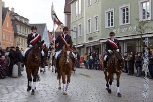 Hier kommen sie am Palais Adelmann vorbei..