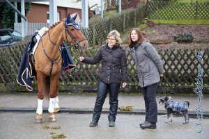 Anne und Birgit gucken genau, was unsere Reiter machen...