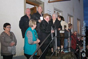 Gebhard Bühler gratulierte dem Geburtstagskind im Namen des Vereins...