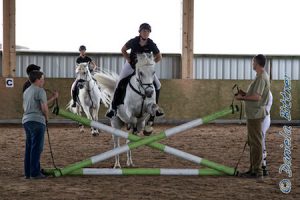 Charlotte und Inga haben mit ihren Ponys Jacko und Hotte ein kleines Spring-Pas-De-Deux vorgeführt...