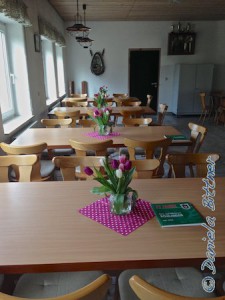 Im Reiterstübchen erinnert noch der frühlingshafteTischschmuck an den Lehrgang 