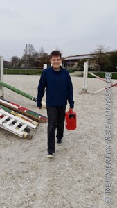 Dominik sorgt schon mal für das Wasser...