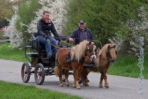 Gebhard freut sich sichtlich über die Fahrer...