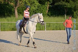 Charlotte Uhl mit ihrem Jacko...