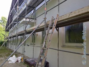 Gegen sechs war Gebhard mit dem weißen Anstrich fertig...