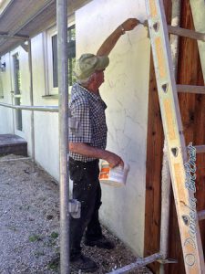 Löcher werden zugeputzt...