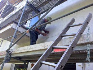 Mit viel Feinarbeit soll man die Bearbeitungen nachher nicht mehr sehen...