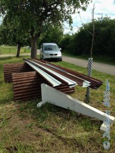 So sehen die langen Bleche aus für den Container...