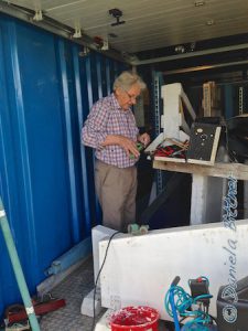 Noch letzte Handgriffe vom Elektriker..