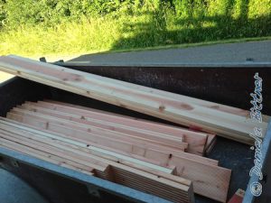 Das sind die Bretter für den Boden vor der Tür...