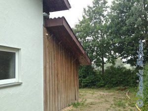 Das defekte Eternit am Dach ist wieder heil...