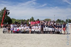 Strahlende Sieger bei der Jugend-Etappe der OstalbHorseTour
