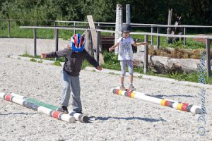 Weiter geht es über Balancierstangen....