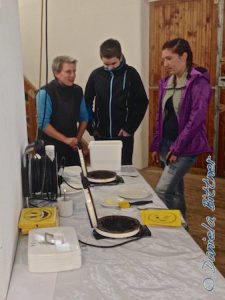 Unsere fleissigen Waffelbäcker..