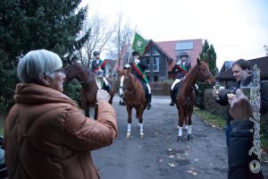 Von der Reithalle ging es dann bis zum Haus von Alfred....