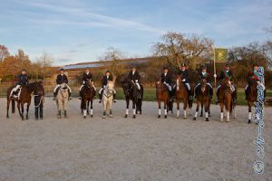 Noch ein kleines Gruppenfoto auf dem Reitplatz...